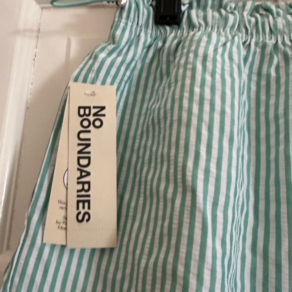 No Boundaries Teal and White Striped Shorts - Picture 2 of 3